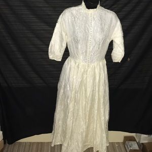 Vintage wedding dress